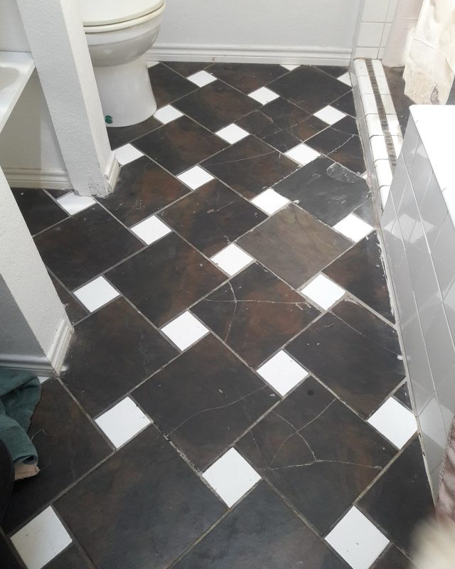 Réparer joints de carrelage fissurés et moisis