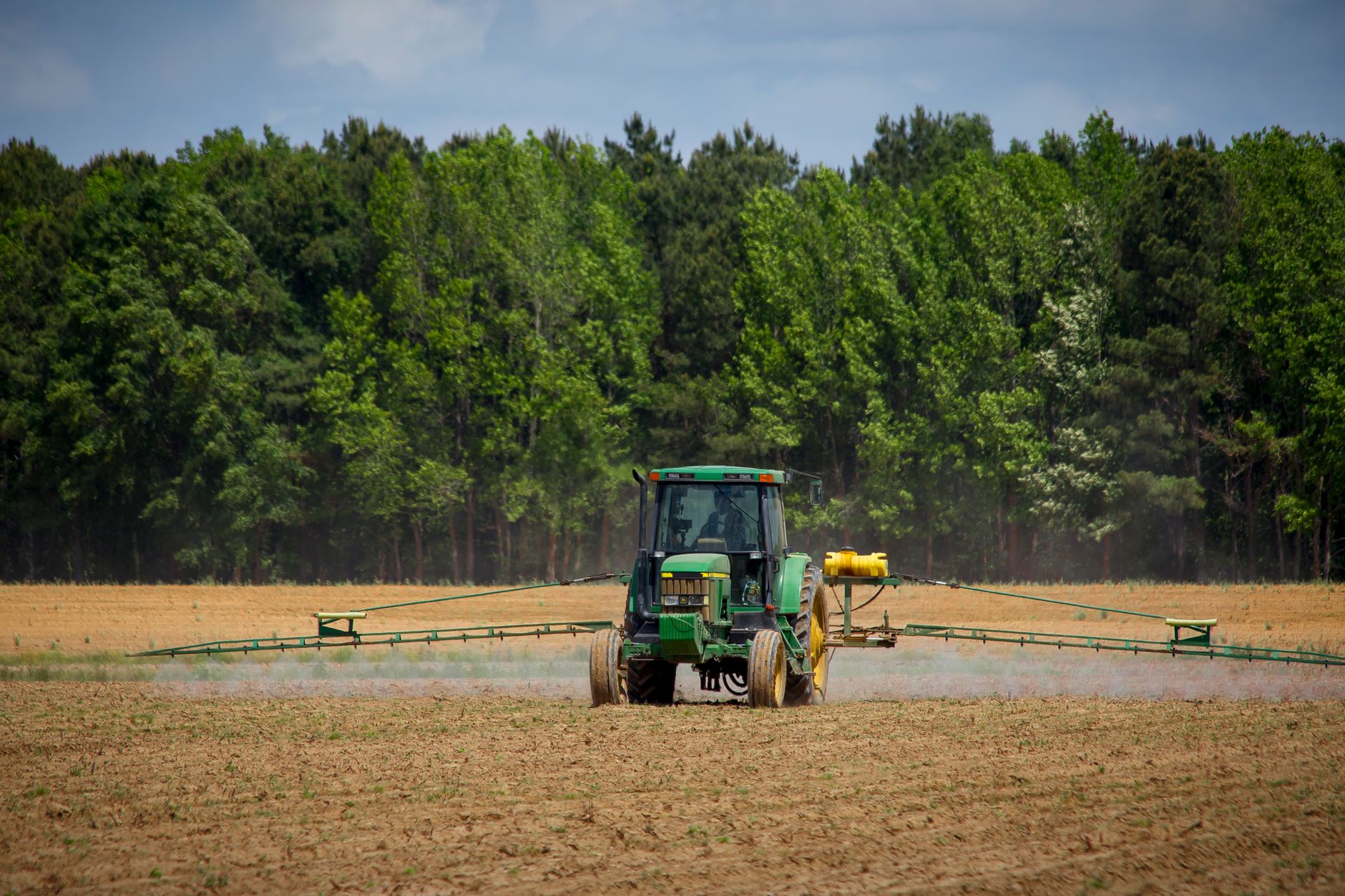 Pesticides : le silence du gouvernement plonge les agriculteurs dans l&rsquo;incertitude