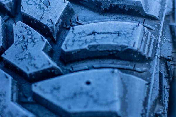 Pneus hiver ou 4 saisons : la loi Montagne et le bon choix