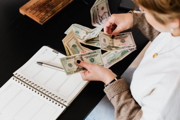 Le pouvoir d&rsquo;achat des Français : une chute vertigineuse qui impacte votre quotidien