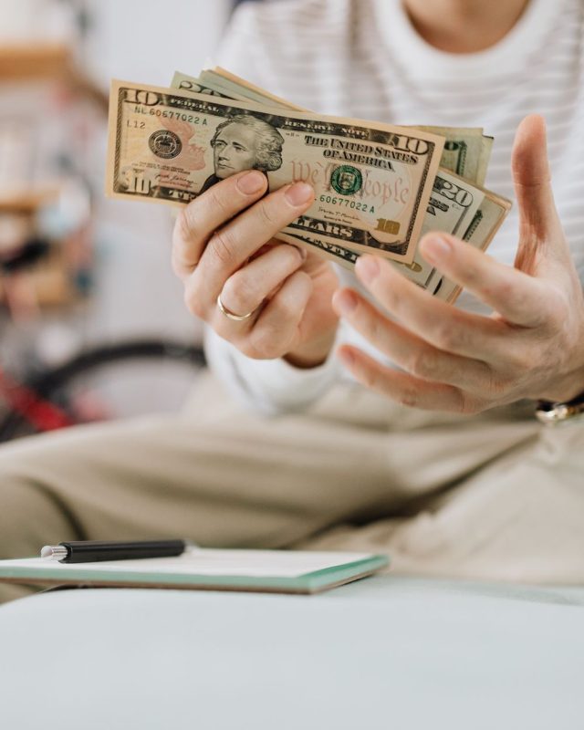 Dès maintenant, vont-ils vraiment augmenter vos salaires face à l&rsquo;inflation ?