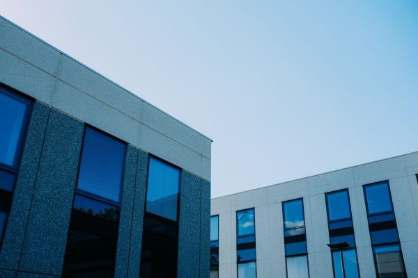 Marché immobilier en chute libre : 22 % de demande en moins, comment réagir ?